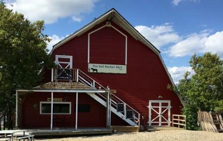 The Red Market Barn Image