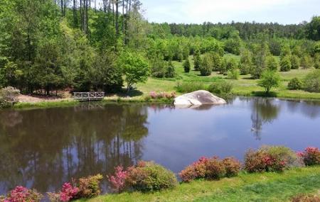 Louisburg College's De Hart Botanical Gardens Image