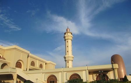 Kampala Central Mosque Image