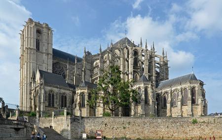 Cathedrale De Saint-julien De Mans Image