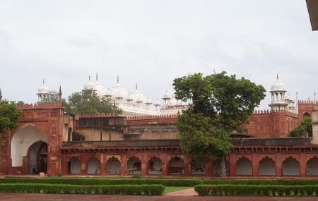 Moti Masjid Image
