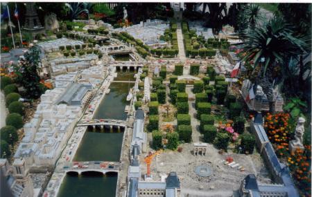 Gerard Brion's Miniature Paris Image