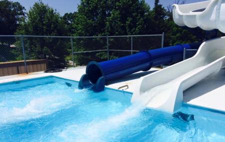 Warrenton City Pool Image