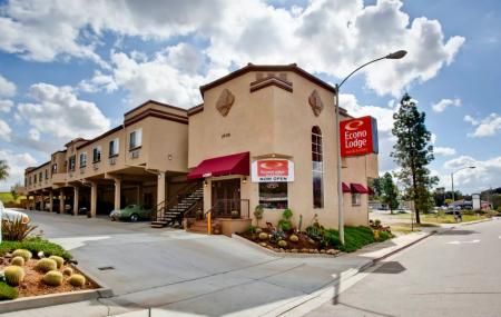 Econo Lodge Inn & Suites Fallbrook Downtown Image