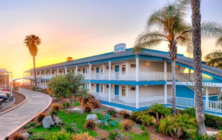 Del Mar Motel On The Beach Image