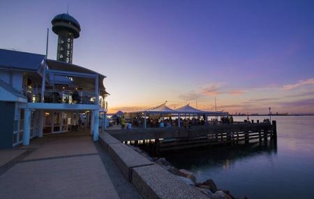 Queens Wharf Hotel Image