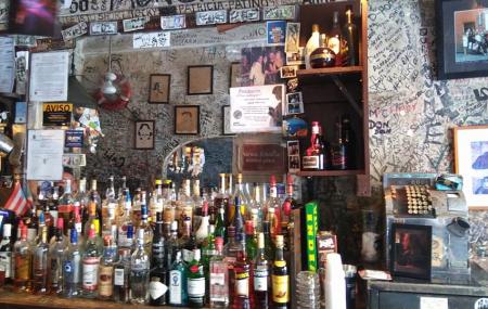 El Batey Image