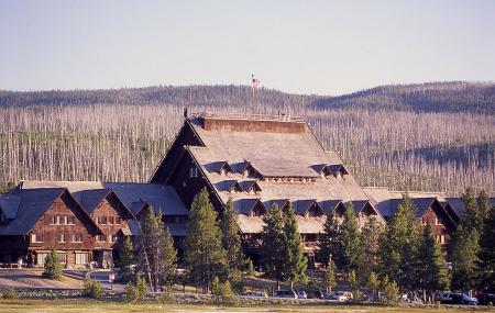 Old Faithful Lodge Front Desk Image