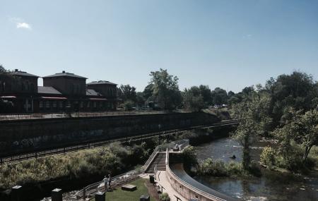 Franklin Mills Riveredge Park Image