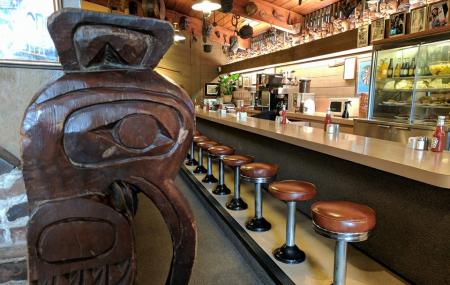 Tomahawk Restaurant Image