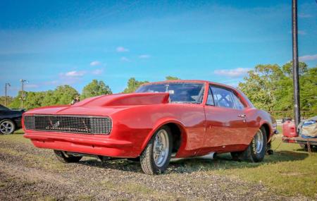 Paris Drag Strip Image