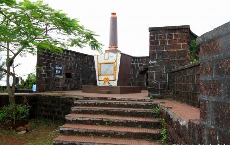 Ratnadurg Fort Image