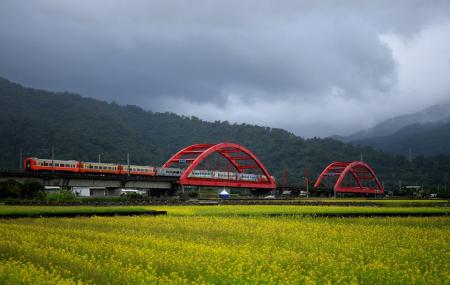 Yuli Kecheng Bridge Image