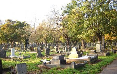 Tottenham Cemetery Image
