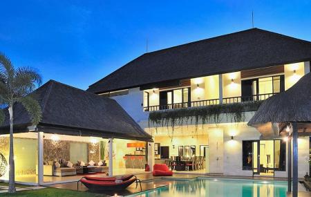 Villa De La Vie Image