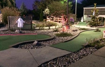Genetti's Miniature Golf Image