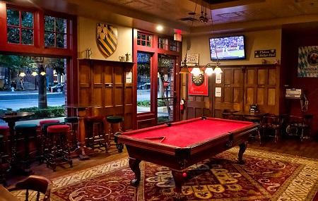 The Lion & Crown Image