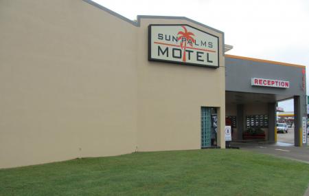 Sun Palms Motel Image