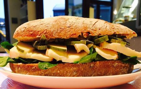Flamingo Fresh Food Bar Image