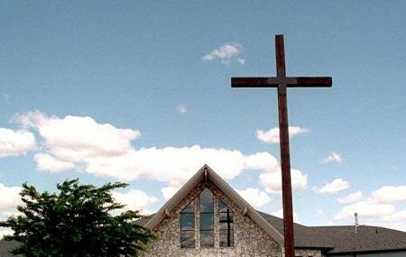 Holy Cross Lutheran Church Image