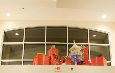 Huntington Mall Shopping Center Image