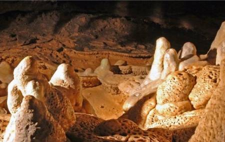 Bluff Dwellers Cavern Image