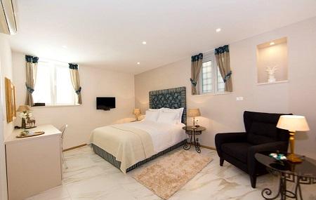 Boutique Guest Accommodation Zephyrus Image