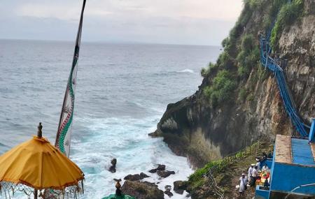 Peguyangan Waterfall Nusa Penida Image