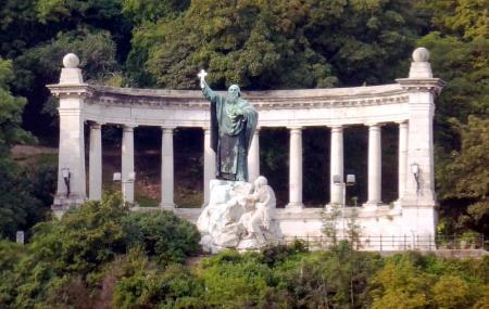 Szent Gellert Monument Image