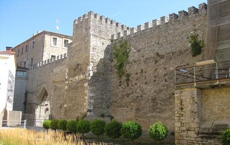 Muralla Medieval De Vitoria-garsteiz Image