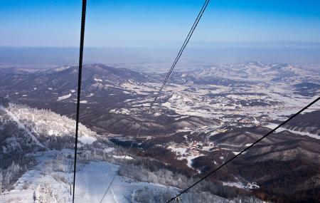 Yabuli Windmill Hill Mountain Villa Ski Field Image
