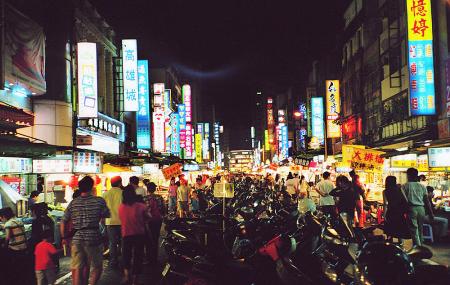 Liuhe Tourist Night Market, Kaohsiung | Ticket Price | Timings ...