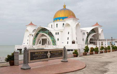 Melaka Straits Mosque Image