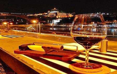 Wine Quay Bar Image