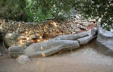 Melanes Kouros Statue Image