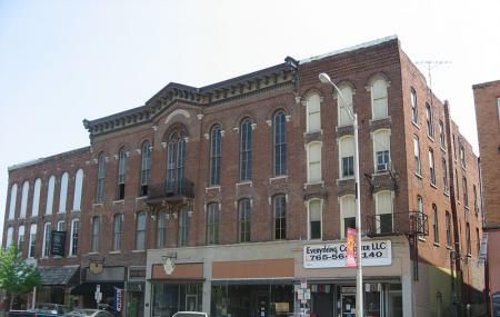 Delphi Courthouse Square Historic District Image