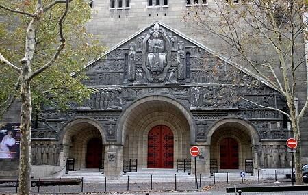 Eglise Saint Pierre De Chaillot Image