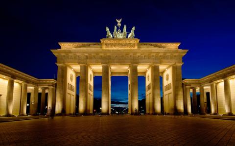 5 days Trip to Berlin from London