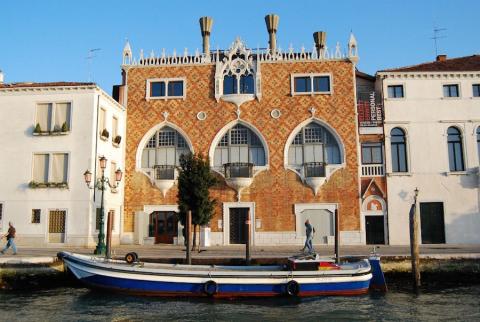 12 Day Trip to Venice, London, Amsterdam from Lakeville