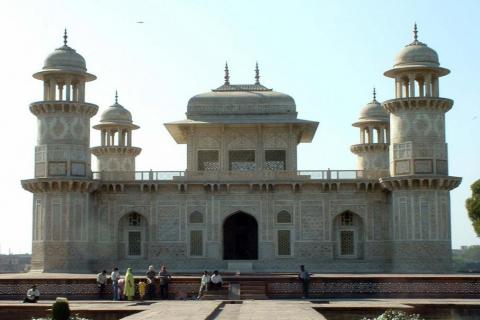 2 days Trip to Agra from Delhi