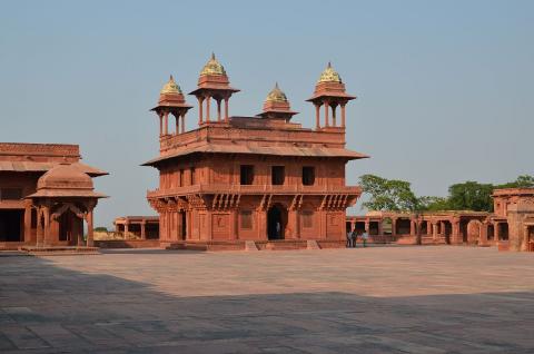 6 days Trip to Fatehpur sikri, Mathura, Jhansi, Karauli, Datia from Lucknow