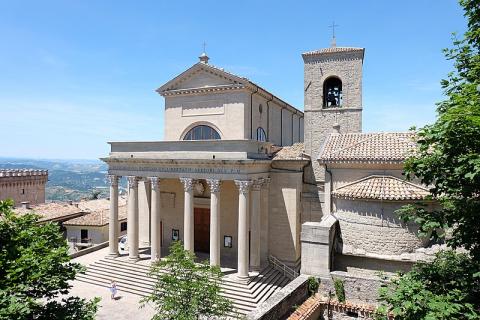 9 Day Trip to San Marino, Urbino, Numana, Gubbio from Vimodrone