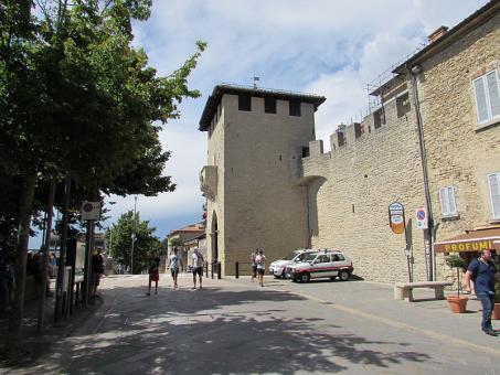 9 Day Trip to San Marino, Urbino, Numana, Gubbio from Vimodrone