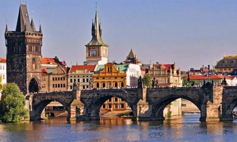 7 days Trip to Prague, Cesky krumlov from King City
