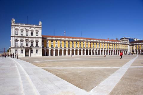 5 days Trip to Lisbon from Jena