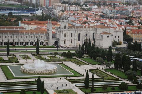 5 days Trip to Lisbon from Dayrah