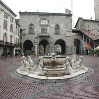 6 Day Trip to Como, Bergamo, Iseo from Mosta