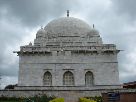 5 days Trip to Mandu from Cammeray