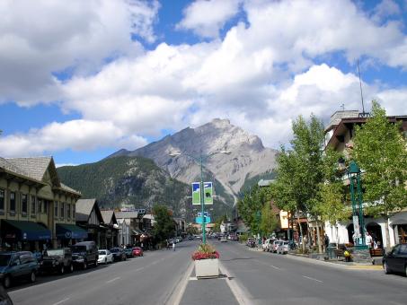 28 Day Trip to Banff from Hamilton