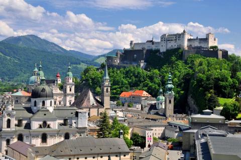 4 days Trip to Innsbruck from Versailles